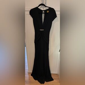 Nicole miller crepe gown fully lined